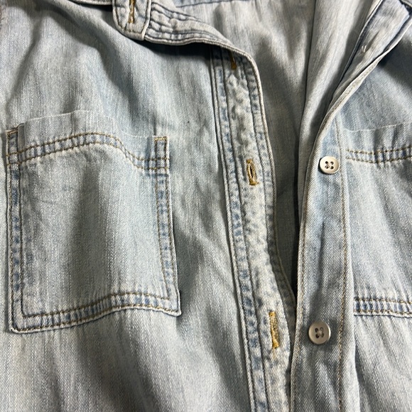 Denim shirt Universal Threads size M - Picture 5 of 7